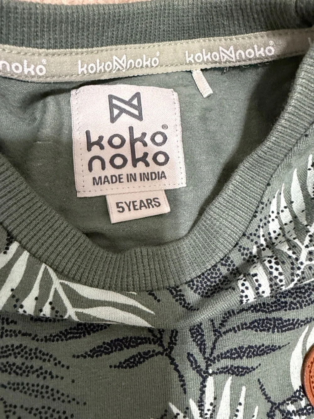 NWOT Green Palm-Print Short Sleeve Tee